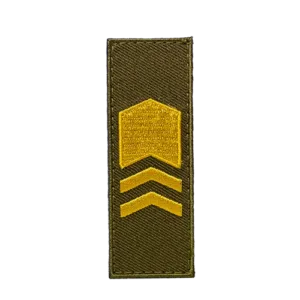 Sotilasmestari täysvärit